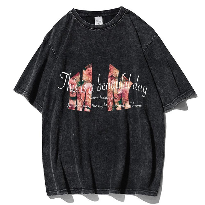 Money newspapers keep appearing men's T-shirts
